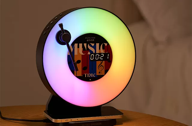 Why Bluetooth Speaker Lamp Makes the Perfect Birthday Gift for Stylish Generation